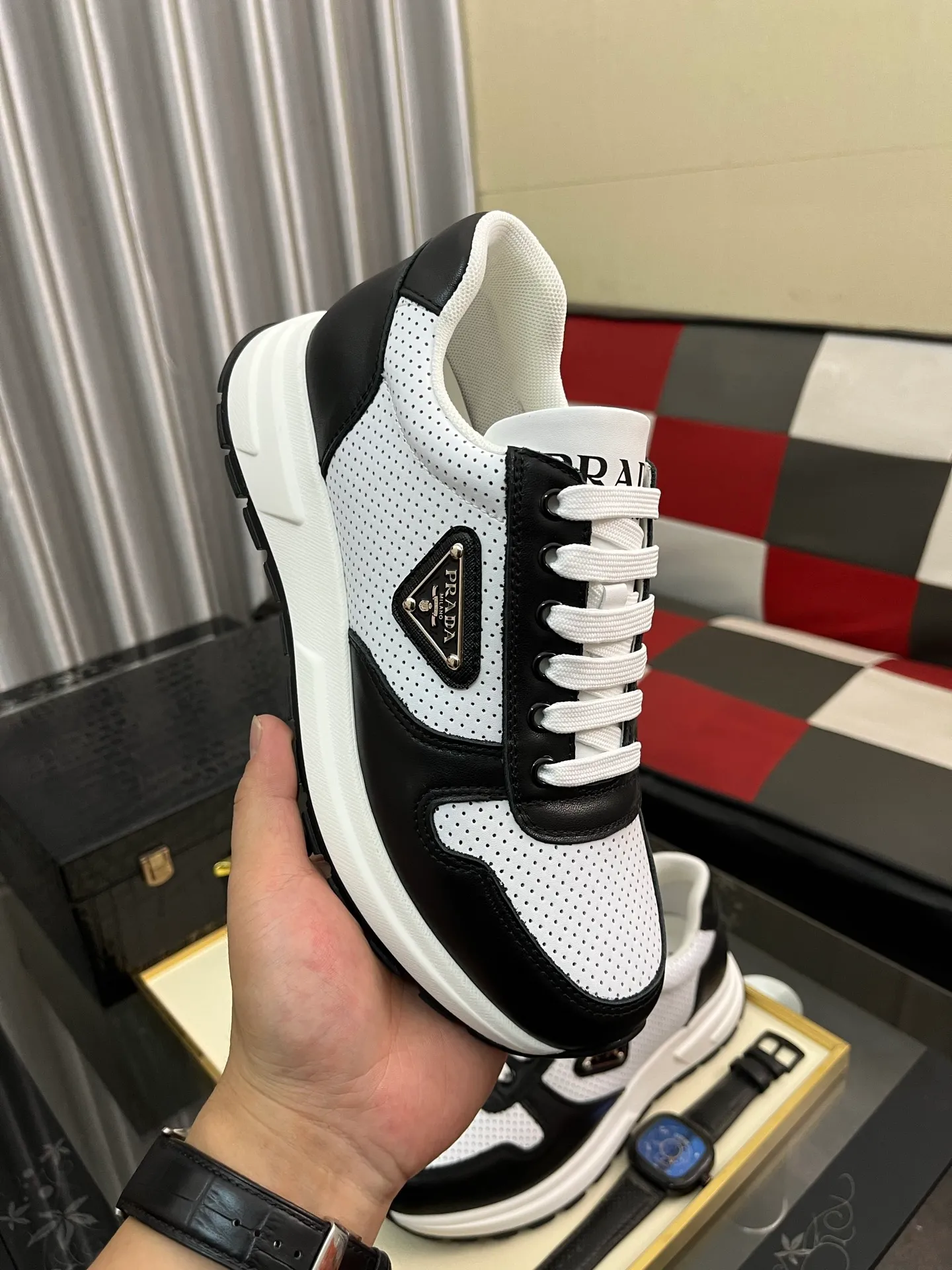 Men's shoes 💰420⌚️⌚️【PRADA】Prada - high-end quality original order 🔍🔍🔍 casual sports shoes - upper: 🔝 Nappa calfskin, brand hollow mesh hot reflective technology, tongue injection brand logo - lining: water-dyed cowhide - outsole: ultra-light TPU foam rubber; molded outsole -Ultra-high quality control and fine workmanship: highlighted (high-end, extravagance, and class) -Size: 38-443️⃣colors available